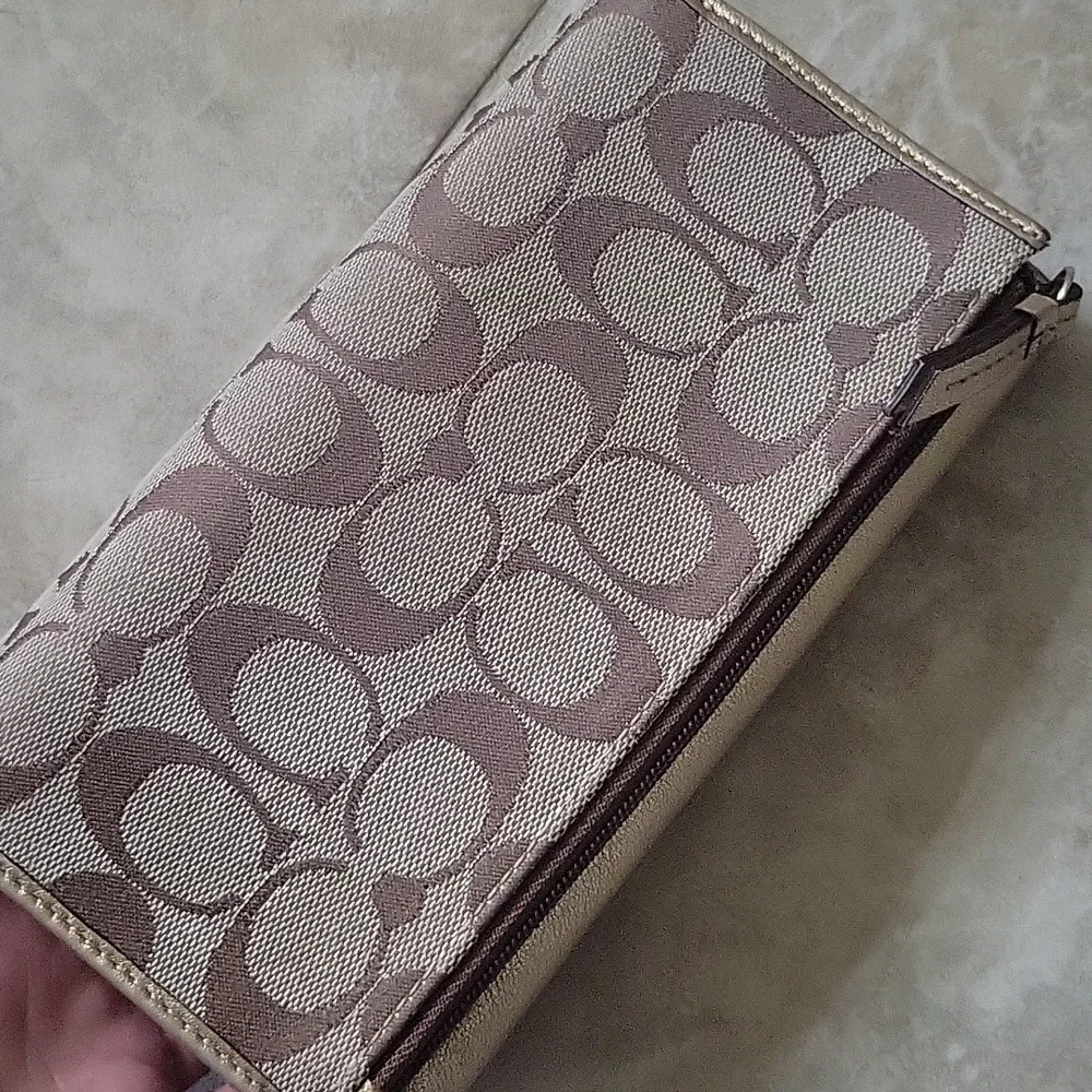 Vintage Coach Y2K Soho Metallic Gold Signature Buckle Slim Envelope Wallet Set